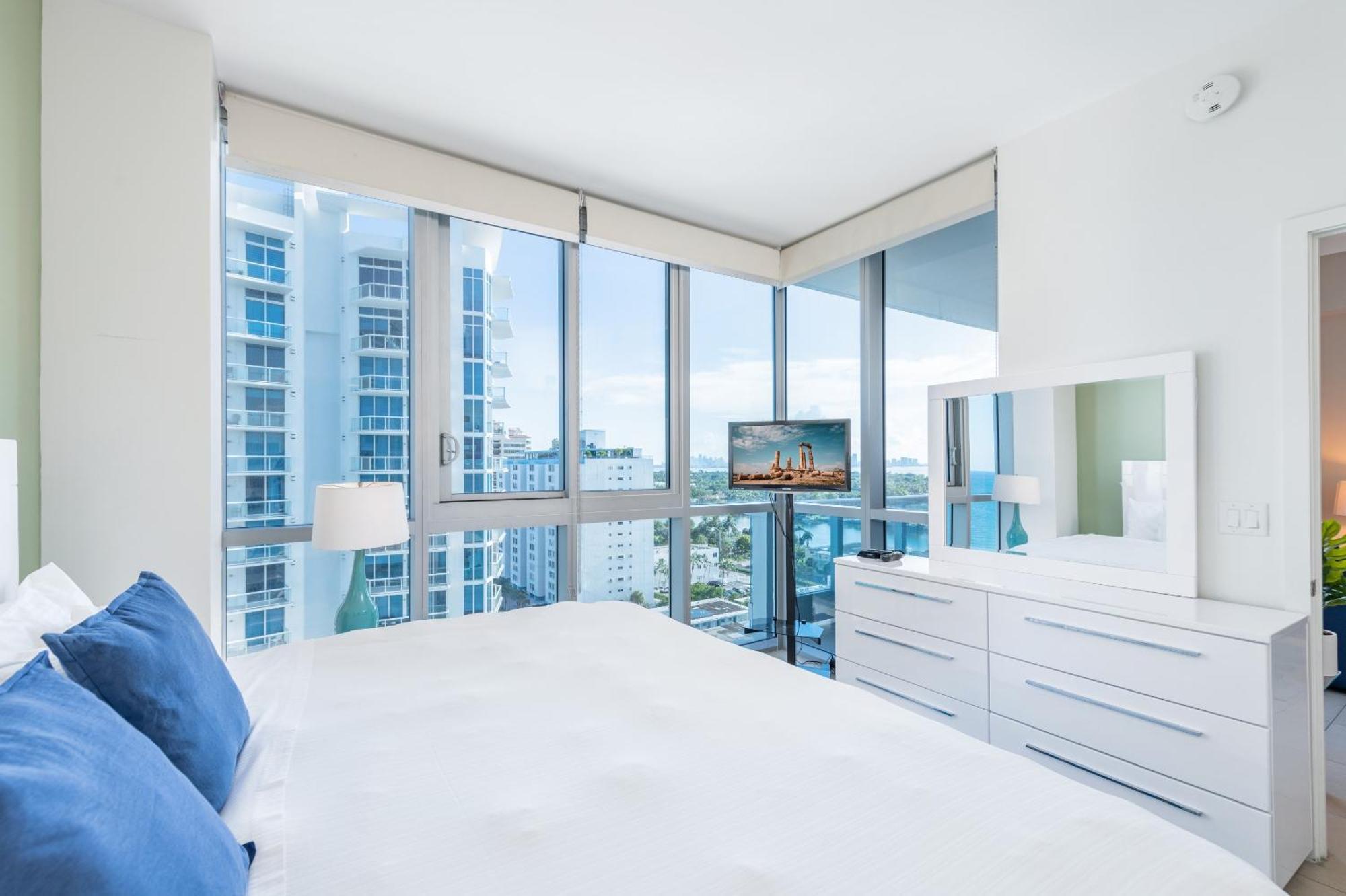 Bluebird Suites Monte Carlo Miami Beach Ruang foto