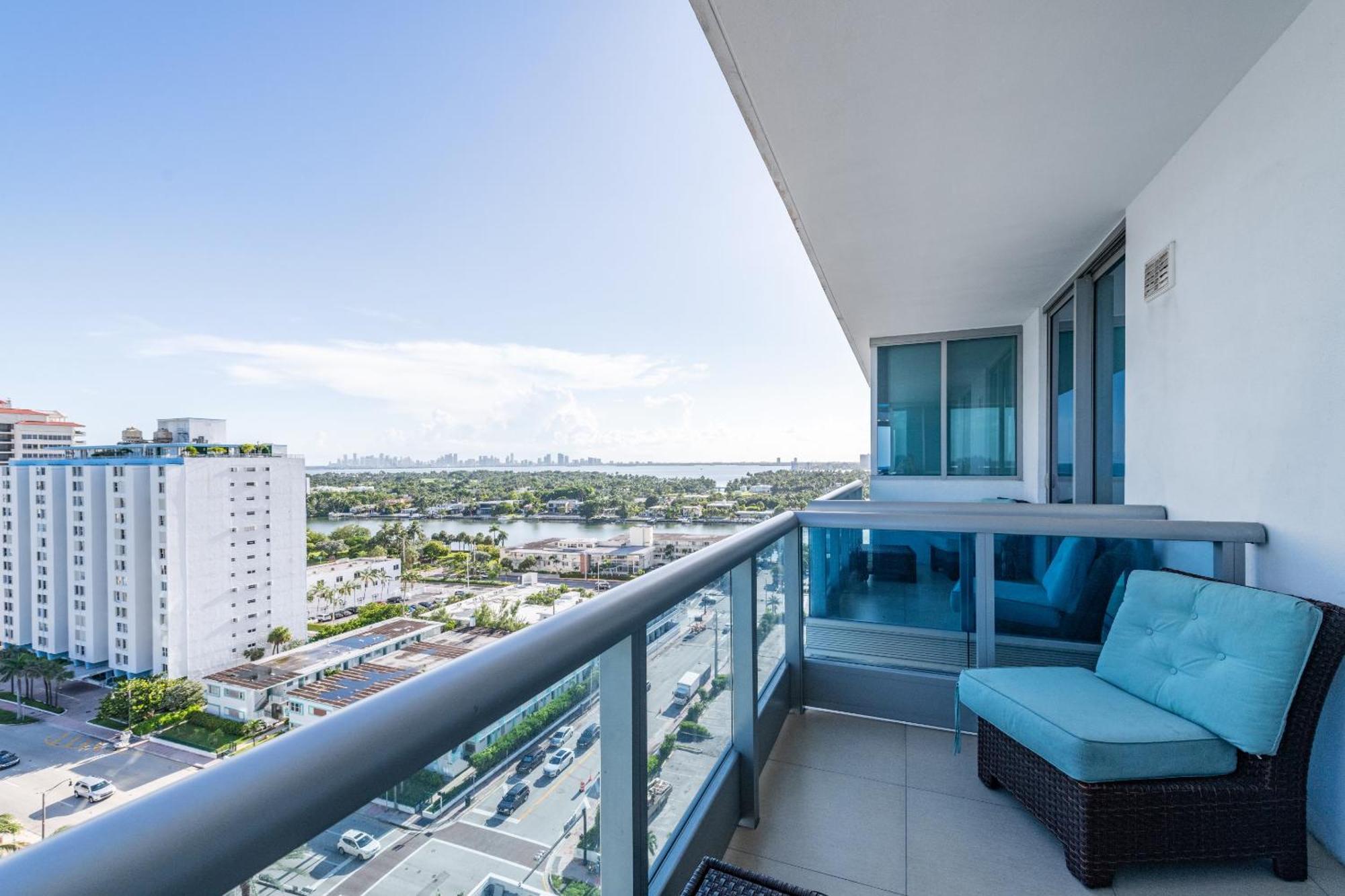 Bluebird Suites Monte Carlo Miami Beach Ruang foto