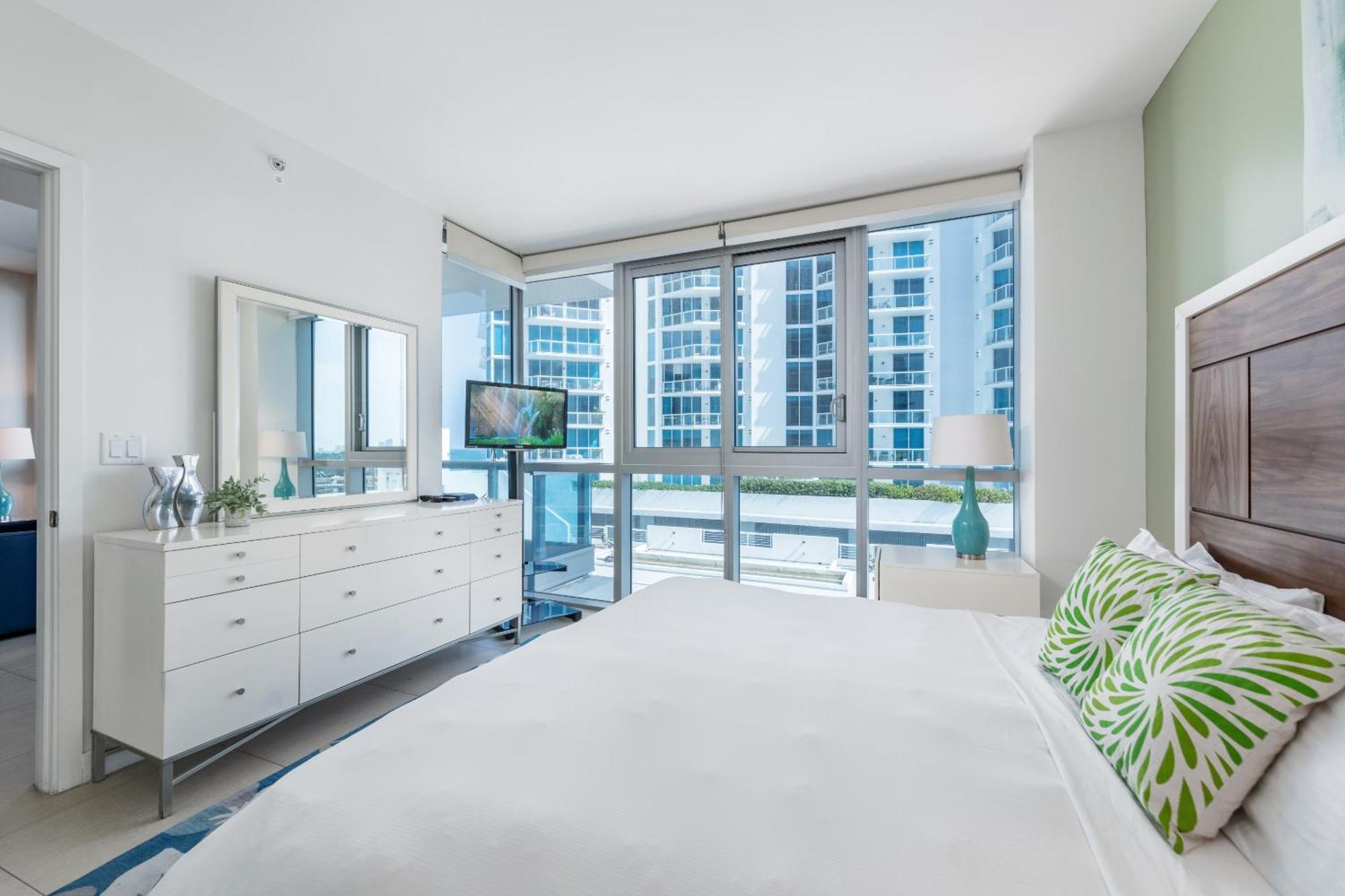 Bluebird Suites Monte Carlo Miami Beach Ruang foto