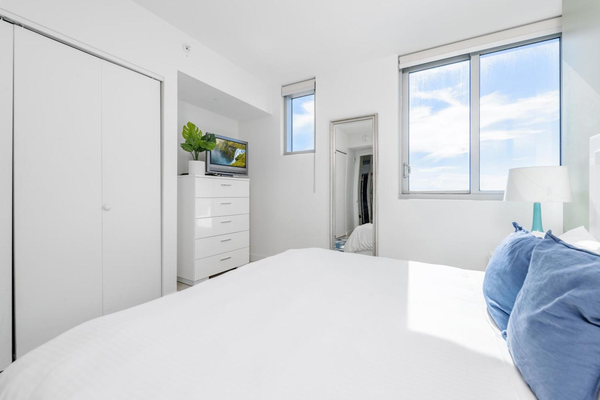 Bluebird Suites Monte Carlo Miami Beach Ruang foto