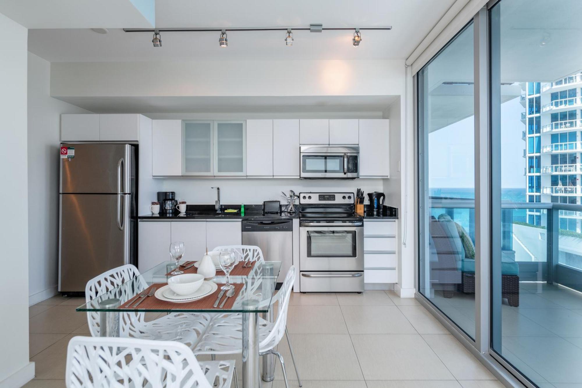Bluebird Suites Monte Carlo Miami Beach Ruang foto