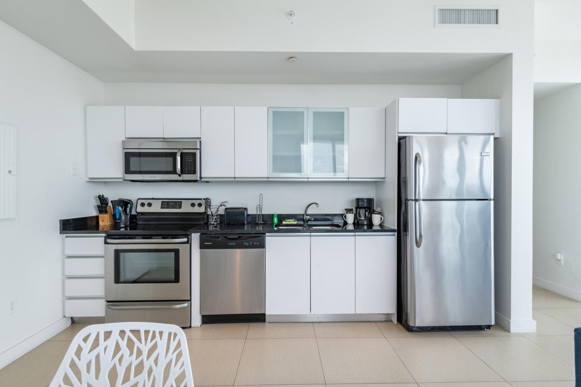 Bluebird Suites Monte Carlo Miami Beach Ruang foto